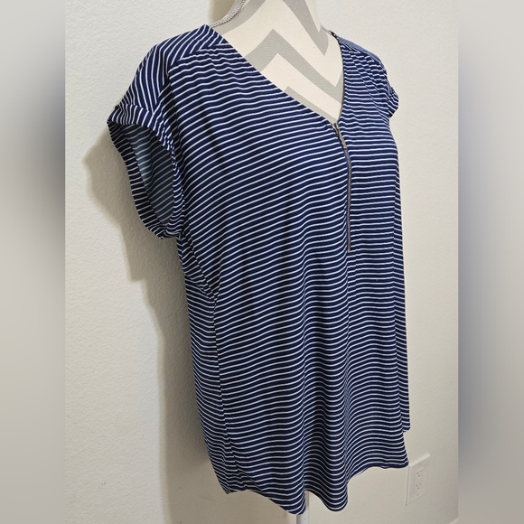 EXPRESS Blue White Striped V-neck Blouse Short Sleeve Size Large - Picture 4 of 10